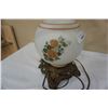 Image 8 : COLONIAL LAMP, SMALL WOOD SHELF  AND METAL STAND