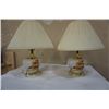 Image 2 : PAIR OF PORCELAIN TABLE LAMPS