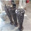 Image 2 : 3 SLENDER PLANTERS 29" TALL