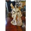 Image 3 : 2 ANGEL FIGURES