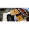 Image 3 : 2 WOOD CANNISTERS, COLLECTIBLES