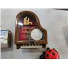 Image 2 : MUSICAL JEWELRY BOX, DRESSER BOX AND LADY BUG LIDDED DISH