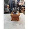 Image 1 : VINTAGE COFFEE GRINDER HAND CRANK