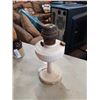 Image 2 : ANTIQUE ALADIN WICKLESS OIL LAMP