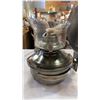 Image 8 : 2 ANTIQUE OIL LAMPS