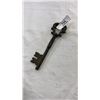 Image 2 : LOT OF BRASS SKELETON KEYS - ONE CAST