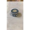 Image 2 : 4 PIECES ENGLISH WEDGEWOOD - 3 DISHES AND LIDDED CONTAINER