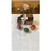 Image 1 : 2 STONE BOOKENDS AND STONE EGGS