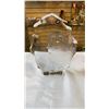 Image 3 : 3 ART GLASS VASES AND 2 GLASS DECORATIONS