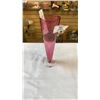 Image 8 : 3 ART GLASS VASES AND 2 GLASS DECORATIONS