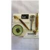 Image 2 : TWO 3 PIECE GRINDERS AND 6 PIPES