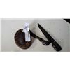 Image 1 : WOOD KNIVES AND LIDDED DISH
