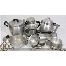 VINTAGE METAL CHILDS PLAY DISHES