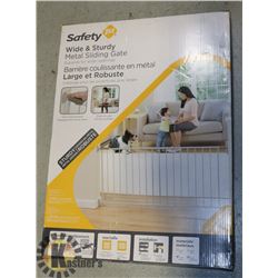 SAFETY FIRST WIDE & STURDY METAL SLIDING GATE