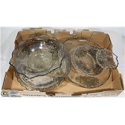 FLAT OF ESTATE SERVING DISHES