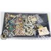 Image 1 : TRAY LOT ESTATE JEWELRY -40 PLUS PIECES ESTATE