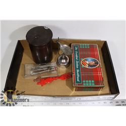 ESTATE FLAT OF ASSORTED COLLECTIBLES