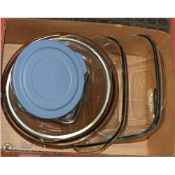 BOX W/ PYREX BAKEWARE AND 1 ANCHOR