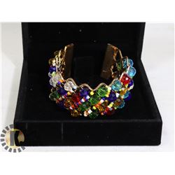 WOMENS BRACELET IN DISPLAY BOX