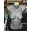 Image 1 : PLASTIC DISPLAY BUST