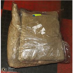 2 CHARISMA LUXURY BATH TOWELS 100% HYGROCOTTON