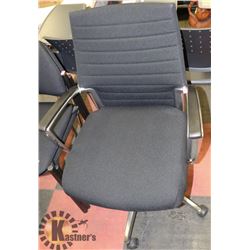 BLACK AND CHROME HYDRAULIC LIFT OFFICE CHAIR