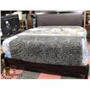 Image 1 : KING LEATHER PADDED HEADBOARD AND FRAME