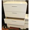 Image 2 : WHITE 5PC BEDROOM SET, INCLUDES LEATHERETTE
