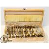 Image 1 : 16PC ROUTER BIT SET IN WOODEN CASE