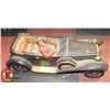 Image 1 : WOOD ANTIQUE STYLE CAR