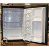 Image 1 : BLACK DANBY BAR FRIDGE