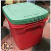 Image 1 : SET OF 3 RED & GREEN STORAGE TOTES WITH