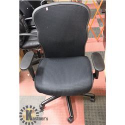 NEW BLACK MESHBACK HYDRAULIC LIFT OFFICE CHAIR