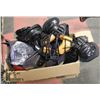 Image 1 : BOX OF SPORTS EQUIPMENT