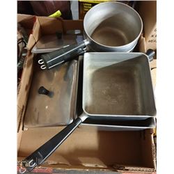 POTS DELEWARE BRAND. 2 SQUARE POTS WITH LIDS,