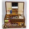 Image 1 : ESTATE JEWELLERY BOX LOT