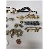 Image 3 : Nice Lot Of Vintage Jewelry