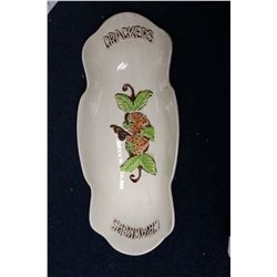 A Retro Treasure Craft Crackers Container