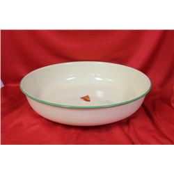 A Vintage Chinese Enamel Container