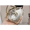 Image 7 : Lot of 2 Vintage Mid Century Modern Lucite Base Table Lamps