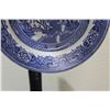 Image 2 : A Royal Vinton Ware Blue Willow Dinner Plate