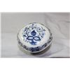 Image 2 : A Blue and White Bone China Container
