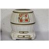 Image 1 : A Shawnee Pottery Planter