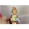 Image 2 : A Hummel Figurine