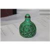 Image 2 : A Well Carved Peking Glass Dragon Snuff Bottle