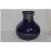 Image 2 : A Cobalt Blue Glass Vase