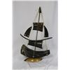 Image 1 : A Horn Boat