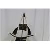 Image 3 : A Horn Boat