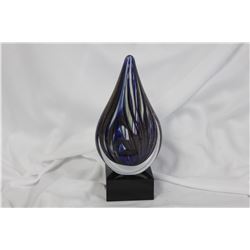 A Teardrop Art Glass