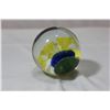 Image 3 : A Paperweight